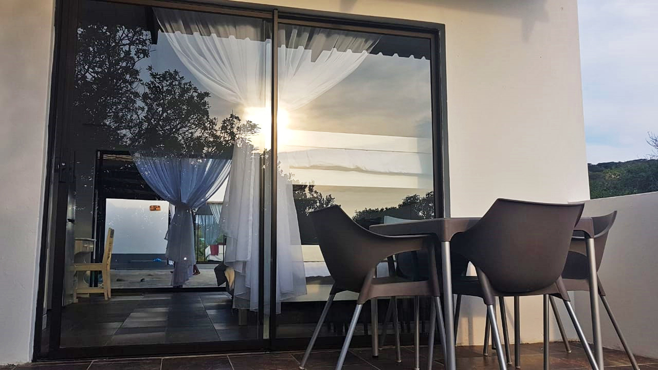 Patio%20%20Room%204 2